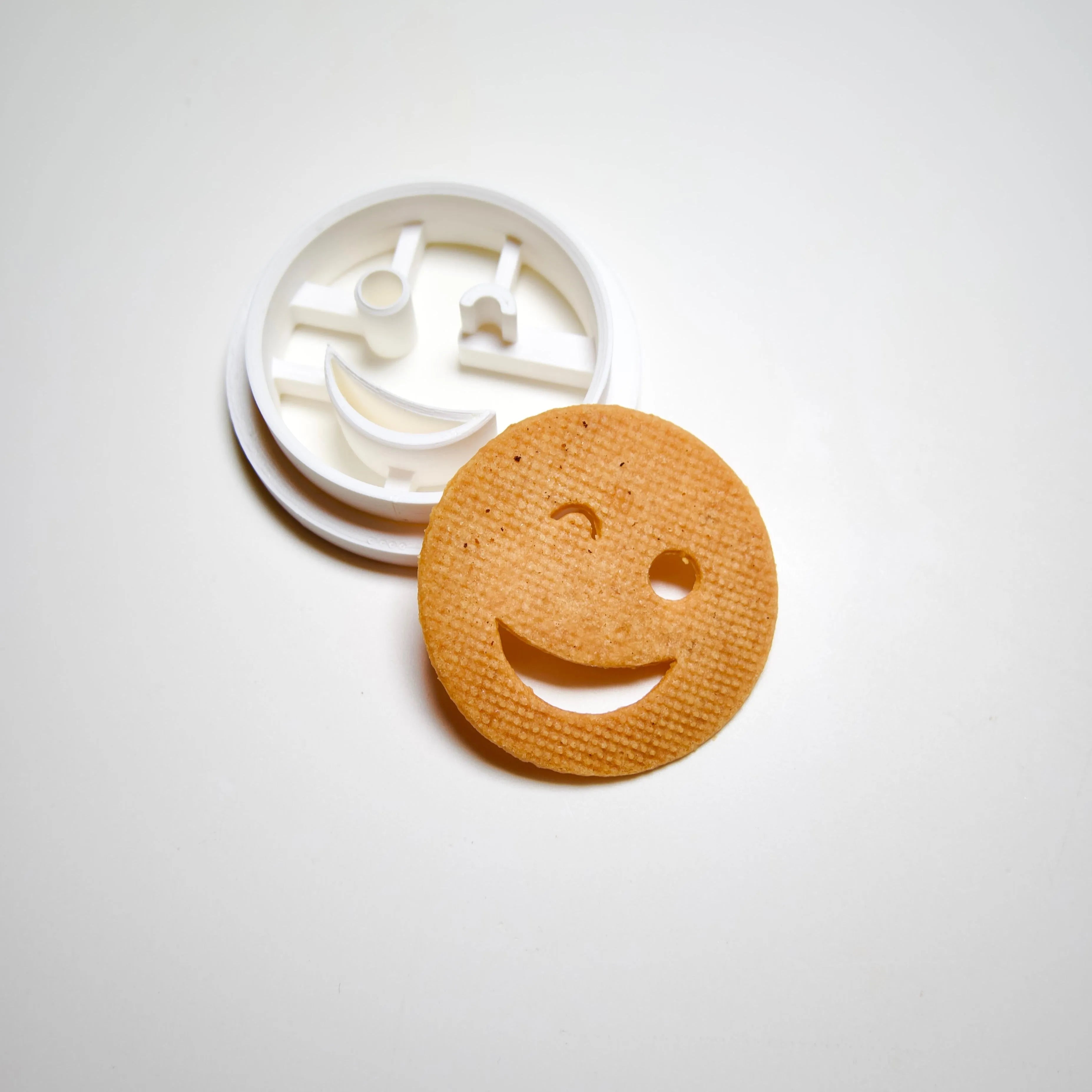 COOKIE CUTTER - SMILEY #2-TOOLS-TBMOLDS UAE